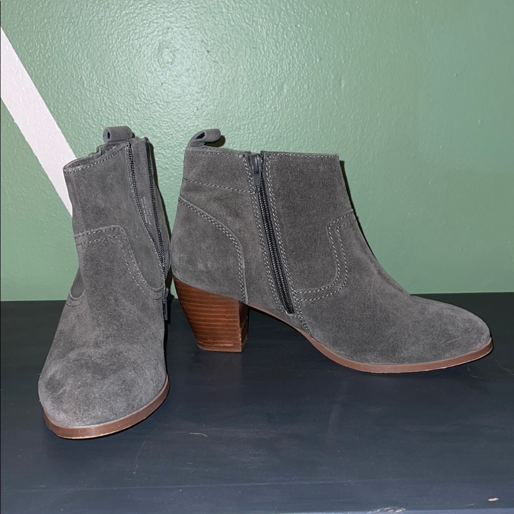 Diba Sophia Grey Suede Ankle Booties Block Heel Size 10